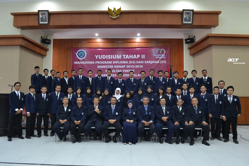 Upacara Yudisium Tahap II Fakultas Teknik UM 2014