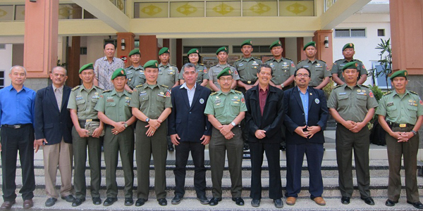 Pembahasan Kerjasama FT UM dengan Lembaga Pengkajian Teknologi Kodiklat TNI AD (LEMJIANTEK)