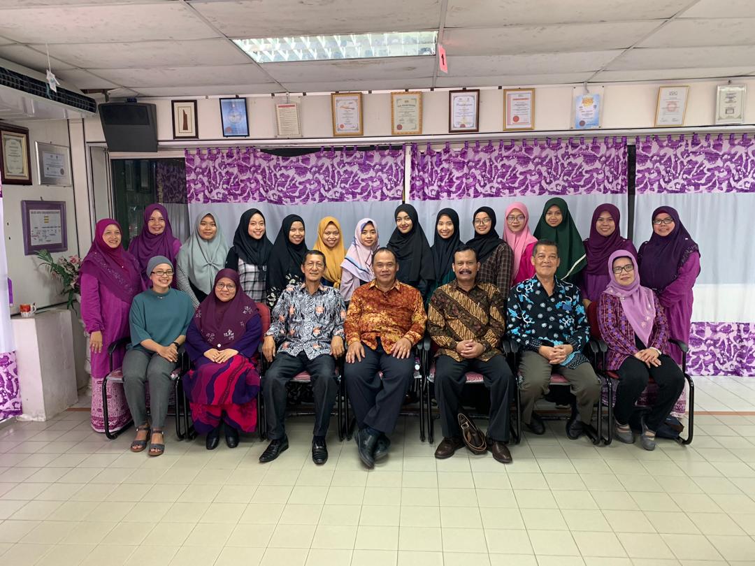 Kerjasama Fakultas Teknik Universitas Negeri Malang dengan Noor Arfa Batik dan Wyndham Hotel Group, Malaysia